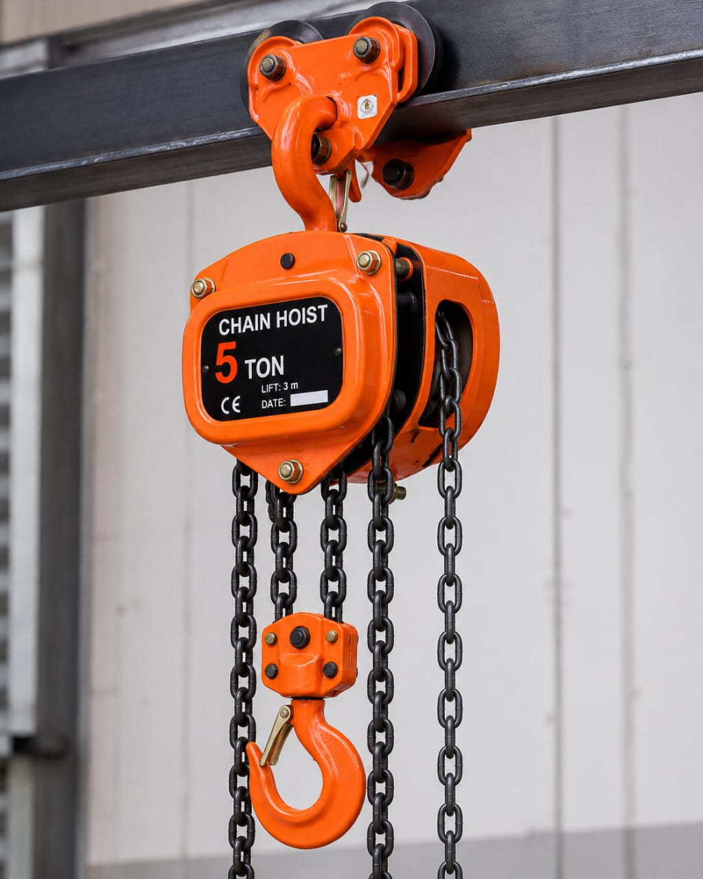 Chain lifting Block this is 5tons. It has difdernet tons and meters long Chain lifting Block this is 5tons. It has difdernet tons and meters long